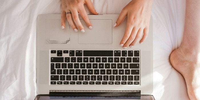 7 Things I Always Check in Reviews (Because Star Ratings Lie)