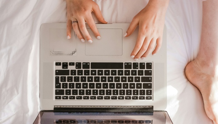 7 Things I Always Check in Reviews (Because Star Ratings Lie)